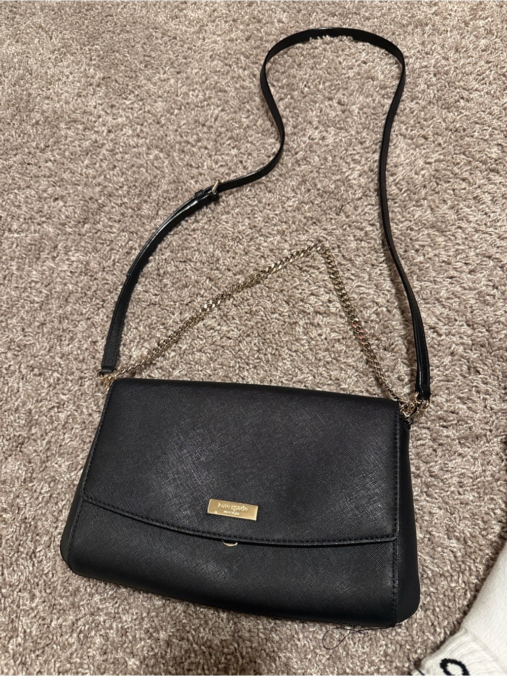Kate Spade Convertible Black Crossbody Shoulder Bag with Gold Chain Accent - Picture 3 of 5
